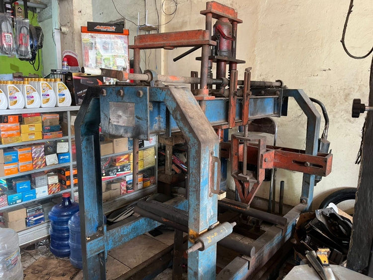 Mesin Press Body